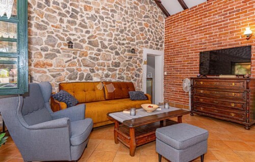 Thumbnail 5742439 - 10