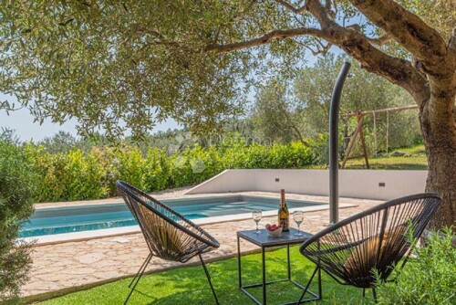 Thumbnail 5742439 - 7