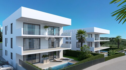 Thumbnail 5742506 - 1