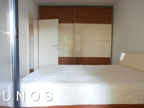 Thumbnail 5743410 - 9