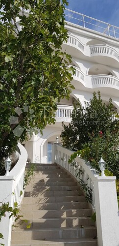 Thumbnail 5745634 - 3