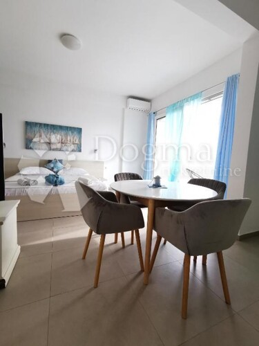 Thumbnail 5745634 - 11