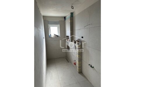 Thumbnail 5752095 - 4