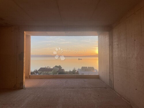 Thumbnail 5752164 - 5