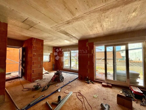 Thumbnail 5753506 - 13