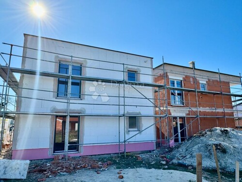 Thumbnail 5753506 - 11