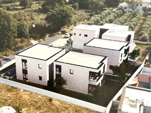 Thumbnail 5753506 - 7