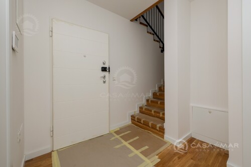 Thumbnail 5760037 - 11