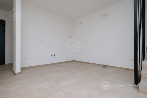 Thumbnail 5760087 - 12