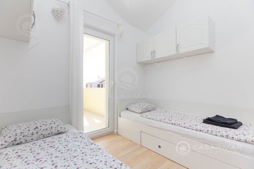 Thumbnail 5760091 - 15