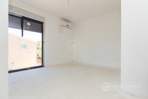 Thumbnail 5760119 - 11