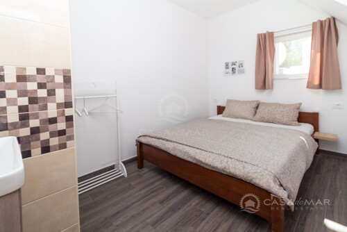 Thumbnail 5760129 - 10