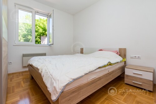 Thumbnail 5760143 - 9