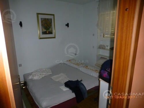 Thumbnail 5760146 - 4