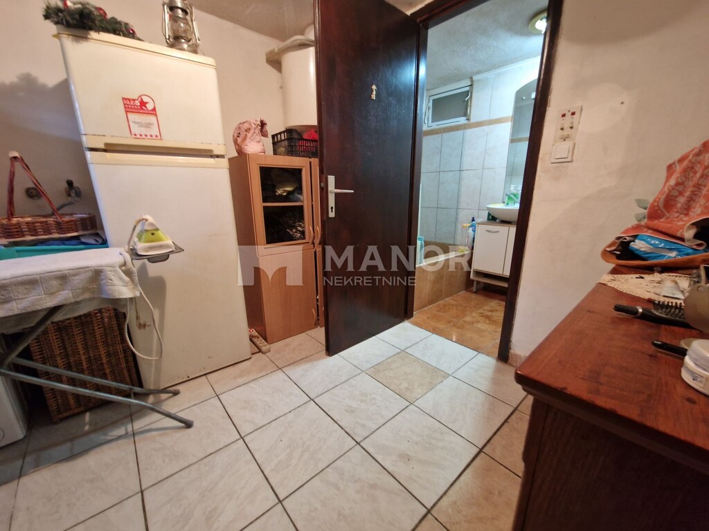 Image 5762490 - 8