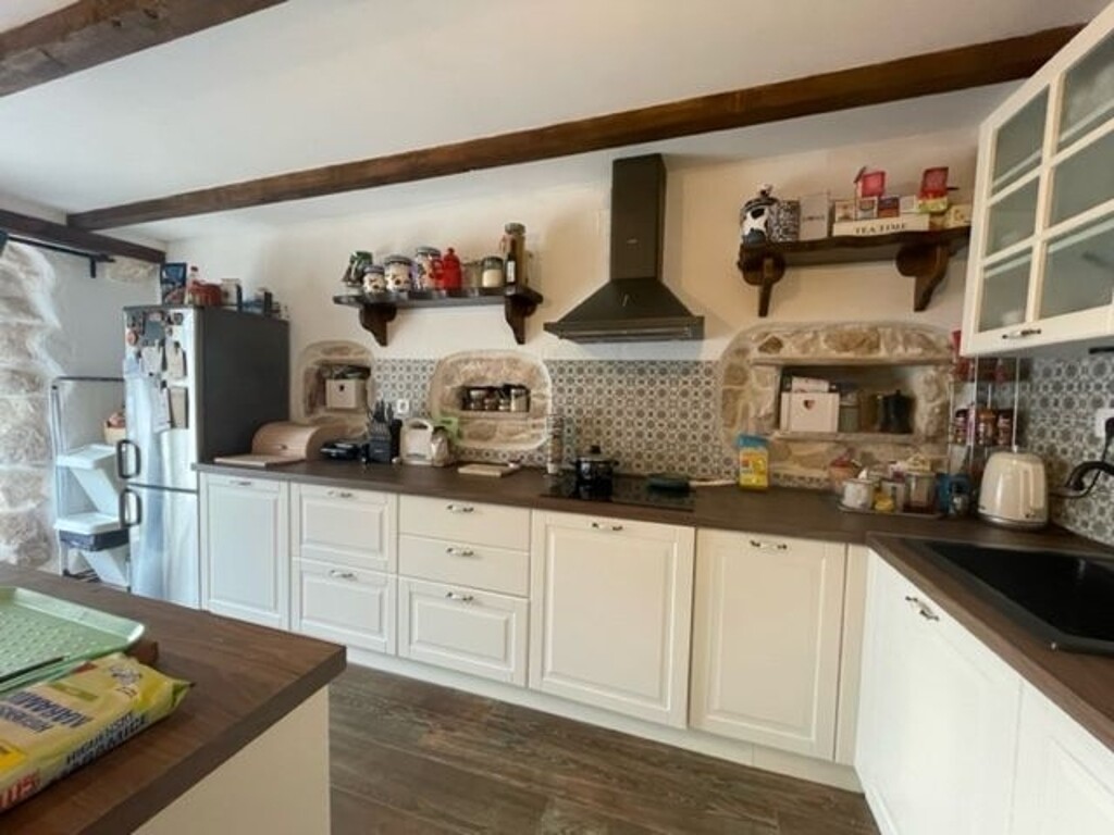 Image 5765628 - 11