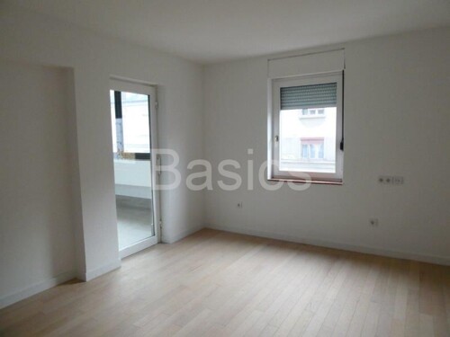 PETROVA -4soban, 130 m2, 1.kat, p.m.