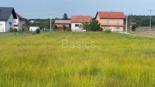 SNIŽENO! JAKOVLJE-građevinsko zemljište, 2518 m2