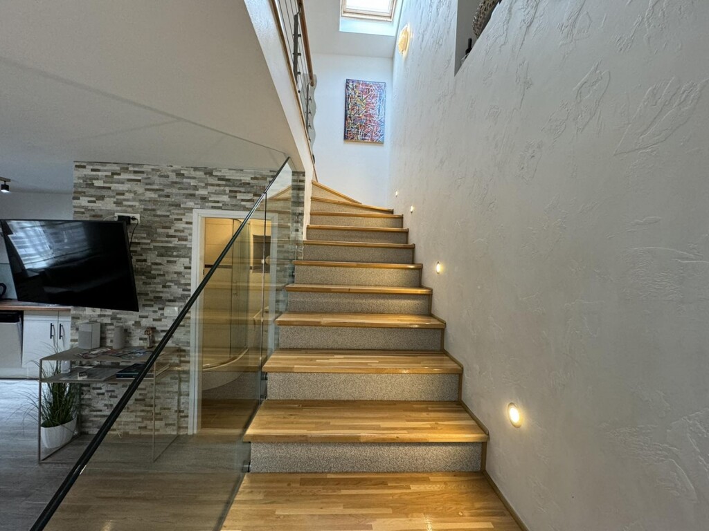 Image 5772500 - 8