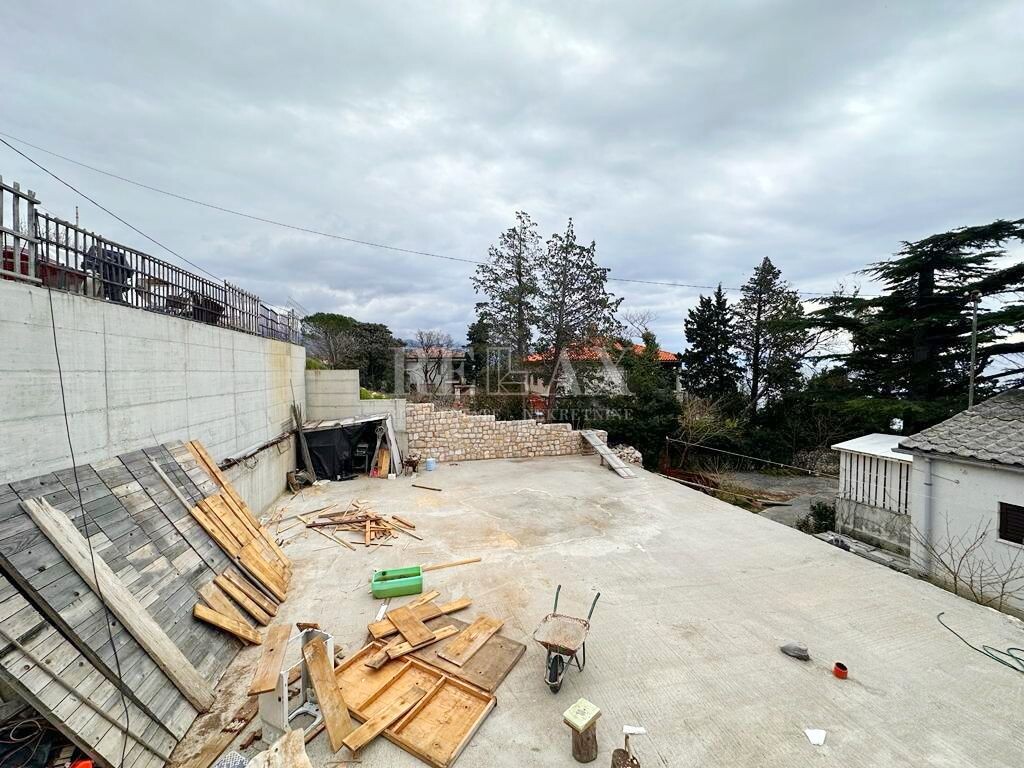 Image 5779452 - 5