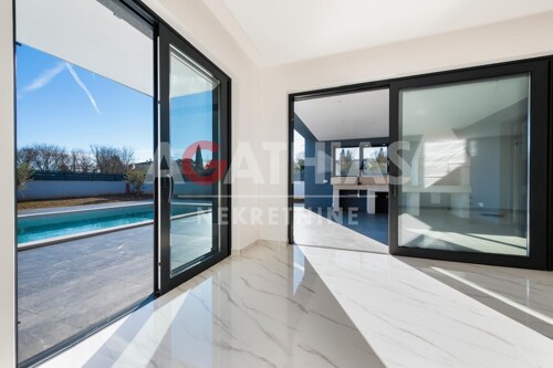 Rovinj, okolica, kuća za odmor 256 m2 s bazenom