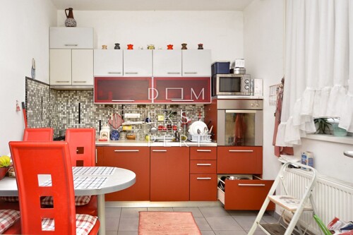 Popovec, Građevinsko zemljište s kućom, 2880 m2
