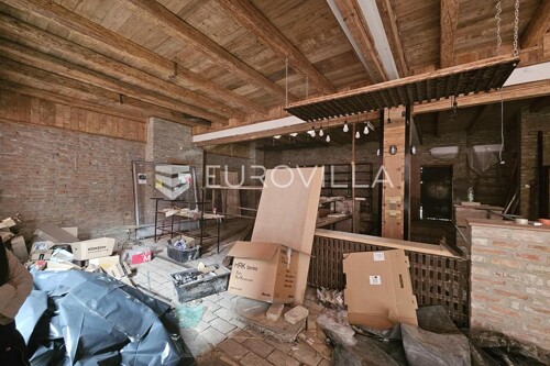 Thumbnail 5791855 - 2