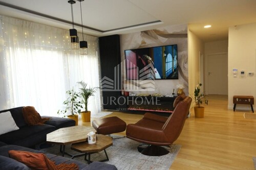 Thumbnail 5791881 - 2