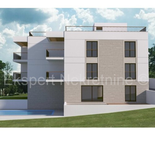 Thumbnail 5792061 - 4