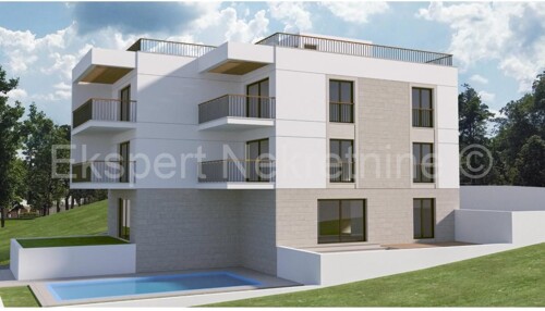 Thumbnail 5792061 - 2