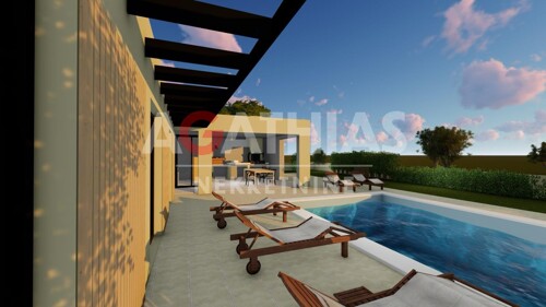 Thumbnail 5792466 - 4