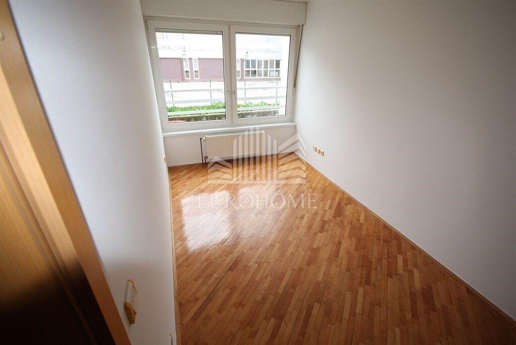 Image 5793086 - 4