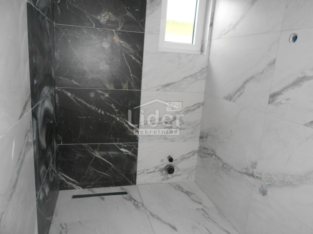 Image 5795985 - 6