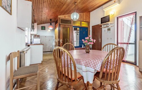 Thumbnail 5800025 - 5