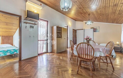 Thumbnail 5800025 - 2