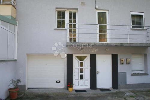 Thumbnail 5800051 - 2