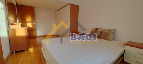 Thumbnail 5800122 - 4