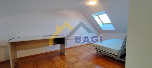 Thumbnail 5800122 - 2
