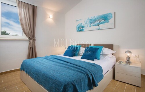 Thumbnail 5802082 - 7