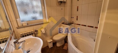Thumbnail 5810124 - 5