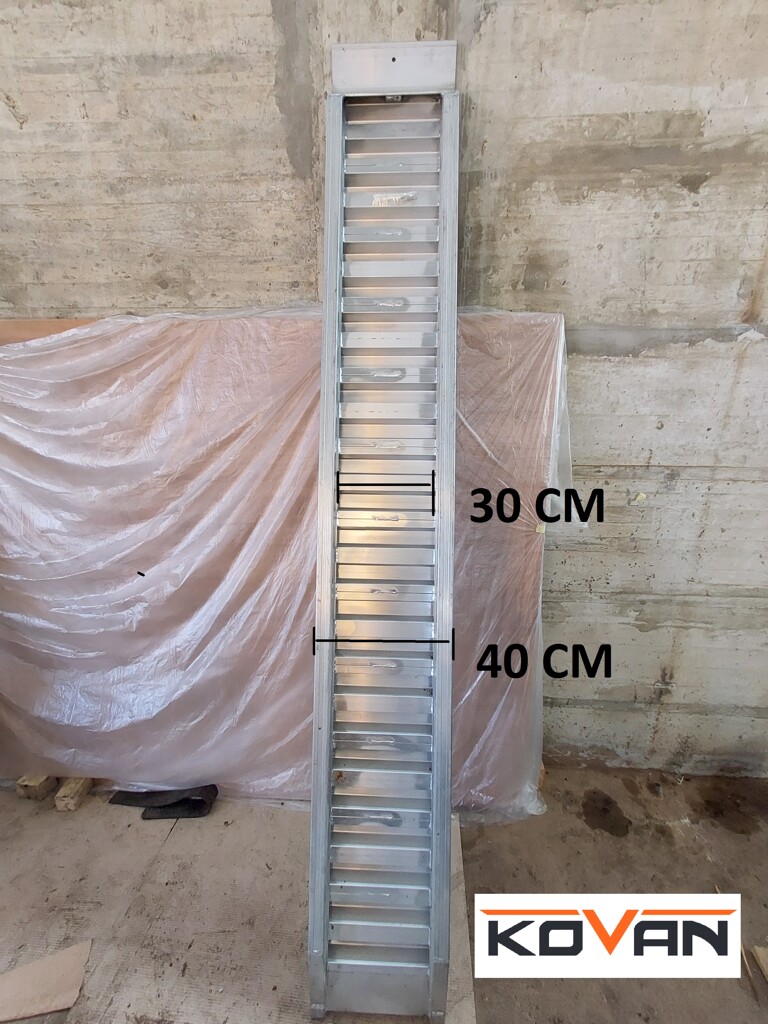 Rampa nakladalna alu 6 t. 3 m