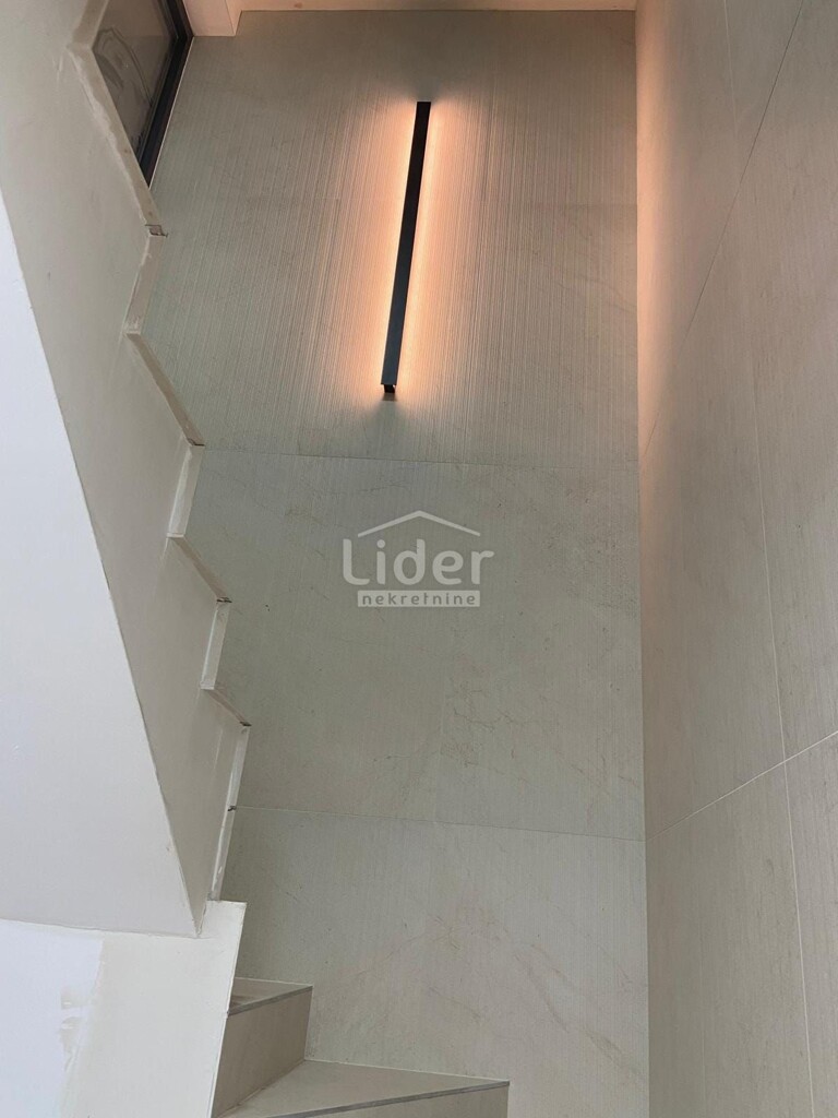 Image 5813550 - 15