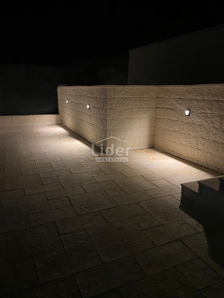 Image 5813550 - 7