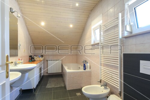 Thumbnail 5816162 - 15