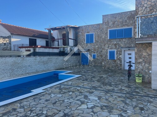 Prekrasna Mediteranska Villa sa Bazenom - Vir