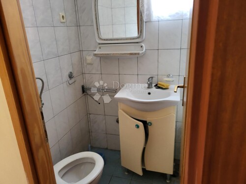 Thumbnail 5829872 - 8