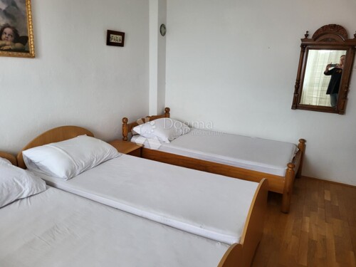 Thumbnail 5829872 - 6