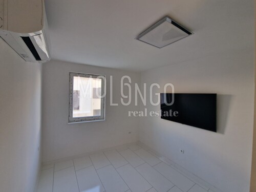 Thumbnail 5833376 - 6