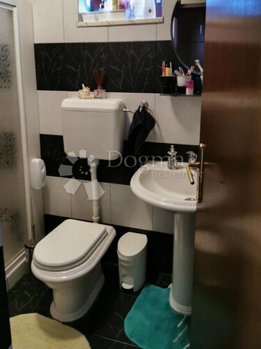 Thumbnail 5836228 - 10