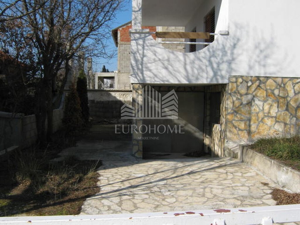 Image 5837753 - 5